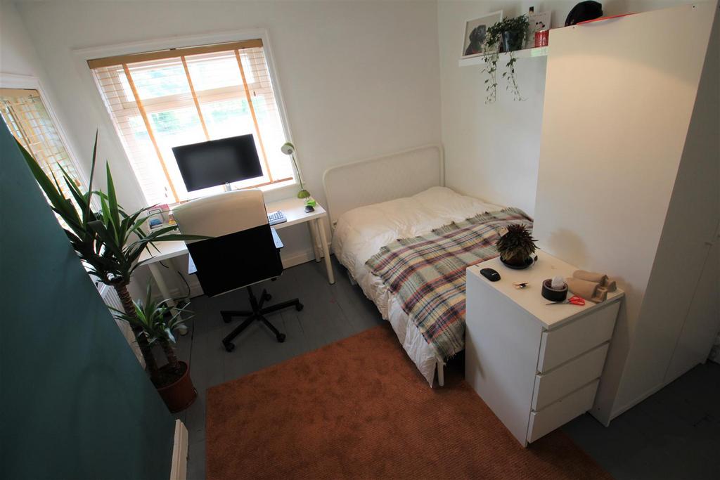 Bedroom 2 2.jpg