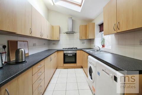 6 bedroom terraced house to rent, Douglas Road, Nottingham NG7