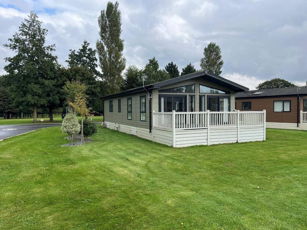 Allerthorpe East Riding of Yorkshire 2 bed static caravan for sale £