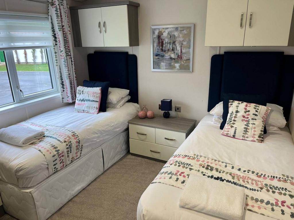 Allerthorpe East Riding of Yorkshire 2 bed static caravan for sale £