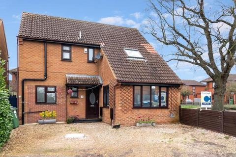 3 bedroom detached house for sale, Hockliffe Brae, Walnut Tree, Milton Keynes