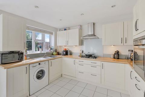 4 bedroom semi-detached house for sale, Knights Mead, Surrey RH7