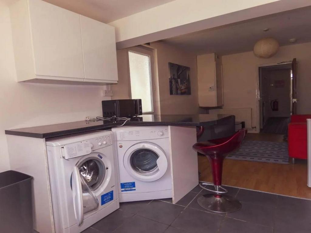 6b820e9b-a1bb-40ad-8