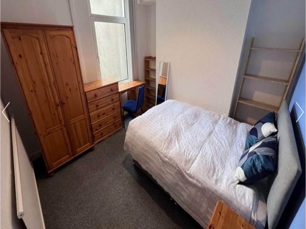 Ec2cc9f8-6559-4e0f-a