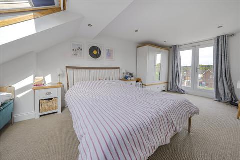 35 Alton Gardens, Twickenham, TW2 7PD