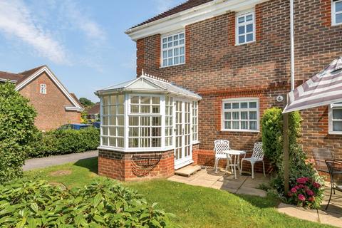 2 bedroom retirement property for sale, Benningfield Gardens, Castle Village, Berkhamsted, Hertfordshire, HP4