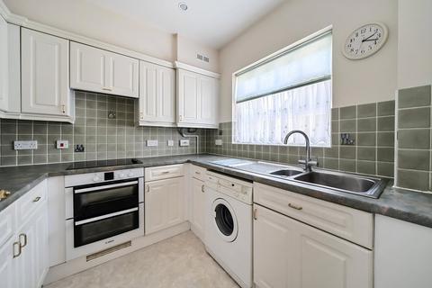 2 bedroom retirement property for sale, Benningfield Gardens, Castle Village, Berkhamsted, Hertfordshire, HP4