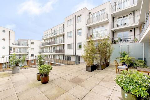 2 bedroom apartment for sale, Lankaster Gardens, London N2