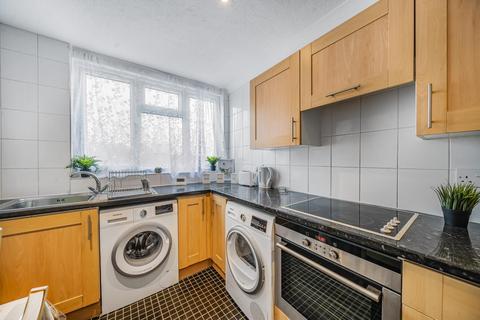 2 bedroom flat for sale, Marrick Close, Upper Richmond Road