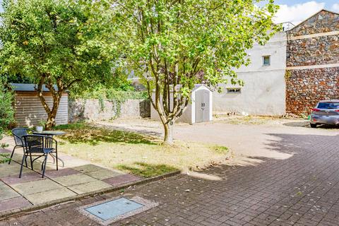 Flat 5, 5 All Saints Road, Bristol, BS8 2JG