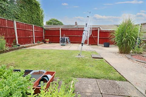 2 bedroom terraced bungalow for sale, Lloyds Avenue, Kessingland, Lowestoft