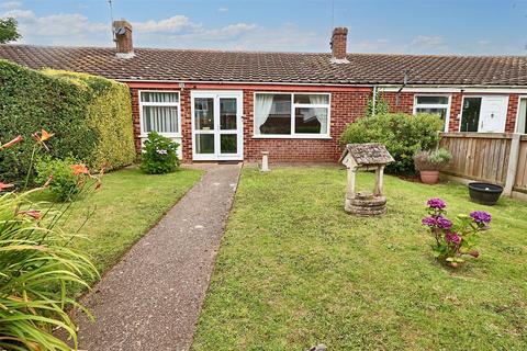 2 bedroom terraced bungalow for sale, Lloyds Avenue, Kessingland, Lowestoft