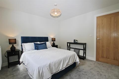 1 bedroom flat for sale, St Clements Gate, Broadway, Leigh-On-Sea