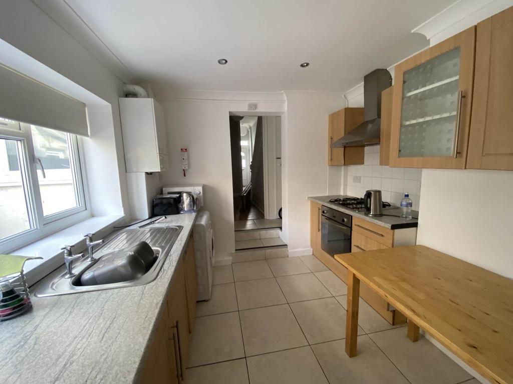 Kitchen Reverse Angl
