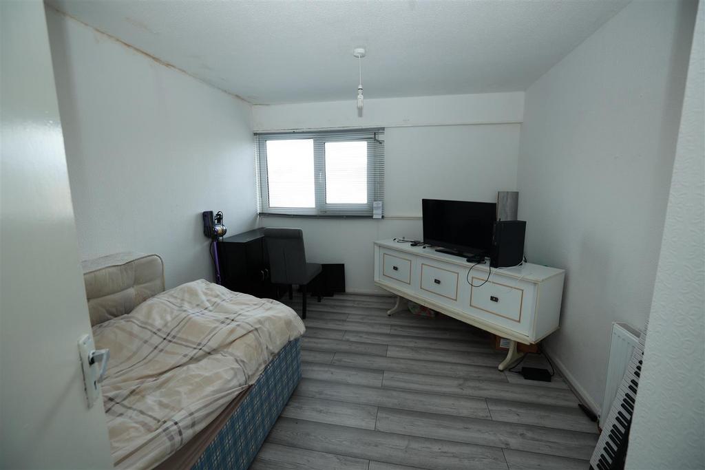 R6  3418.jpg