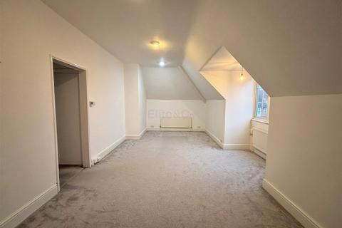 2 bedroom flat to rent, Garden Road, Bromley, BR1