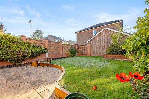4 Longsdon Way, Caterham, CR3 6BN