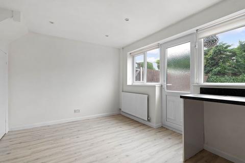 11 Ellison Avenue, Worcester, WR2 6EG