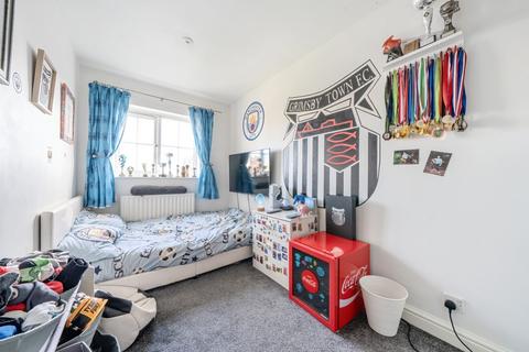 5 Pine Close, Great Coates, Grimsby, DN37 9PN