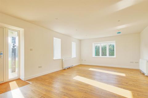 2 bedroom flat to rent, Main Street, Caldecote, Cambridge