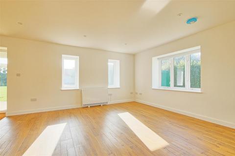 2 bedroom flat to rent, Main Street, Caldecote, Cambridge