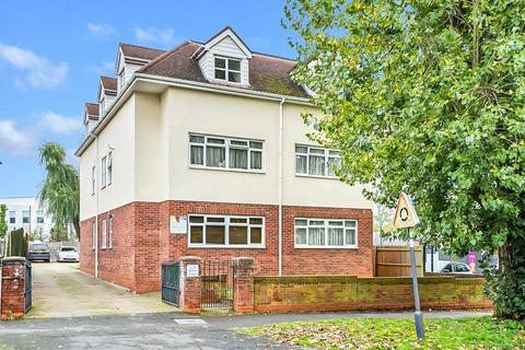 2 bedroom apartment for sale, Shaftesbury Avenue, Harrow, HA2