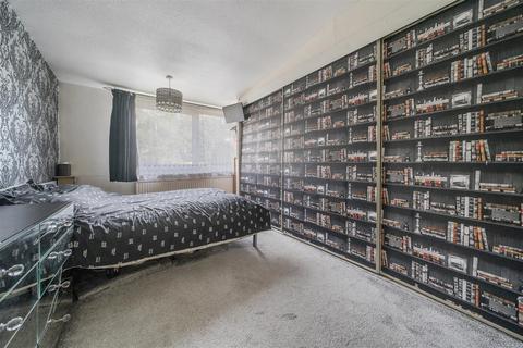 5 Connop Way, Frimley, Camberley, GU16 8RX
