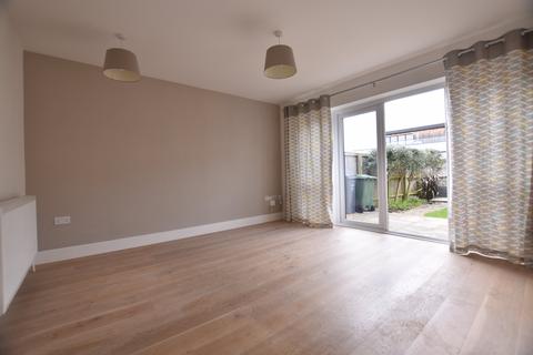 3 bedroom end of terrace house to rent, Church Path, , East Cowes