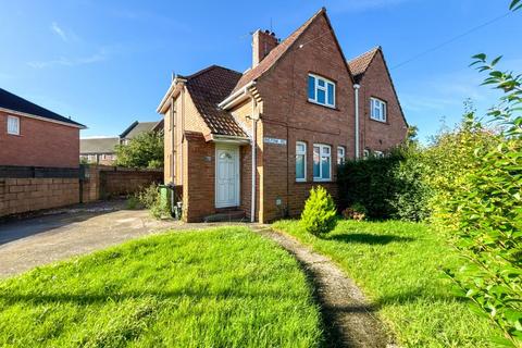 3 bedroom semi-detached house to rent, Instow Road, Bristol