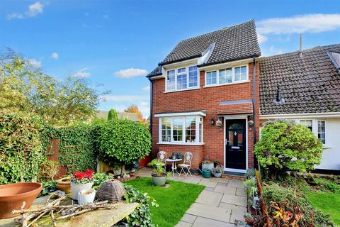 3 bedroom end of terrace house for sale, Kensington Close, Toton