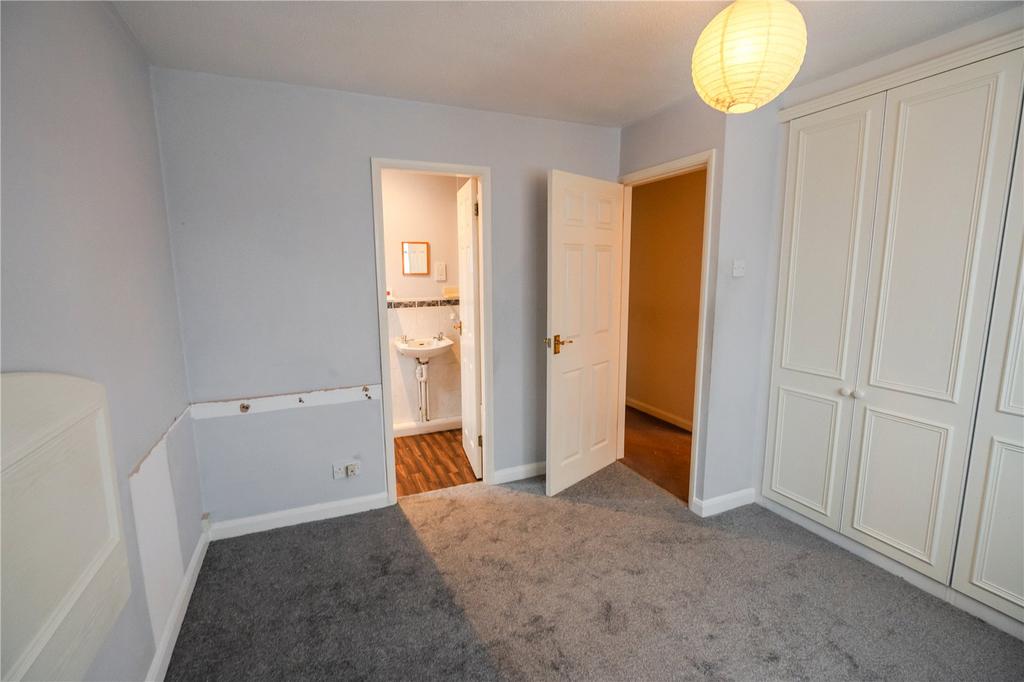 Bedroom 1 (2)