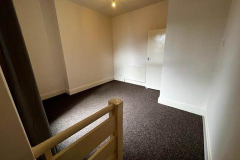 2 bedroom flat to rent, Graham Road, Hackney, London