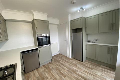 3 bedroom terraced house to rent, Pickletullum Gardens, Perth