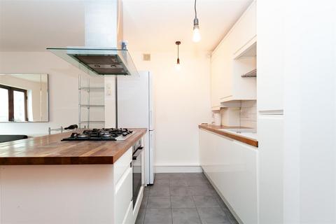 2 bedroom flat to rent, Sunlight Square, London