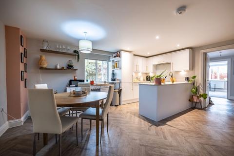 2 bedroom maisonette for sale, Mill Street, West Malling ME19