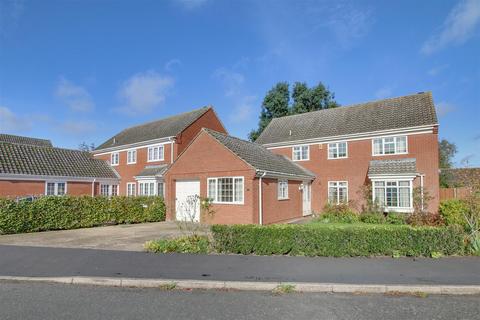 4 bedroom detached house to rent, Sheepfold, St. Ives