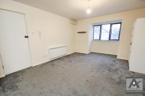 2 bedroom flat to rent, Deacons Court, Salisbury Road, Milton, BS22