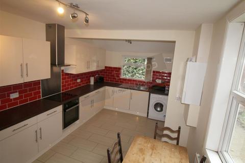 10 bedroom semi-detached house to rent, *£125pppw* Kimbolton Avenue, Lenton, NG7 1PT - UON