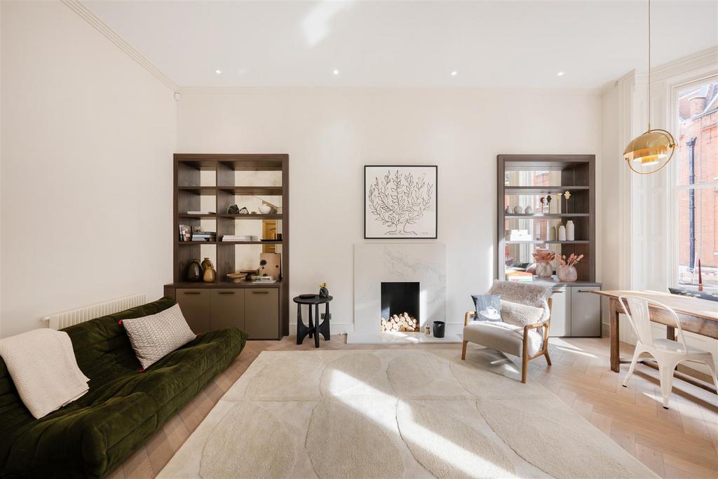 4, 8 Draycott Place Hi-4.jpg