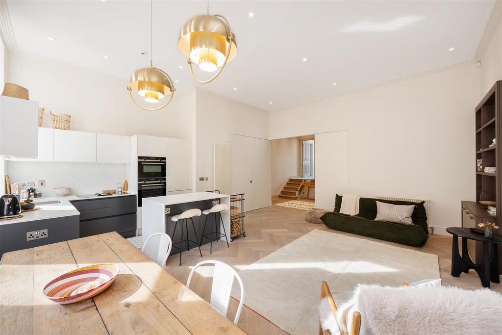 4, 8 Draycott Place Hi-9.jpg