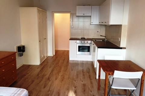 Studio to rent, Princes Avenue, Muswell Hill N10