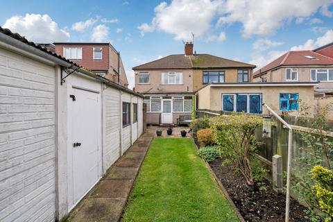 3 bedroom semi-detached house for sale, Kenmore Avenue, Harrow, HA3