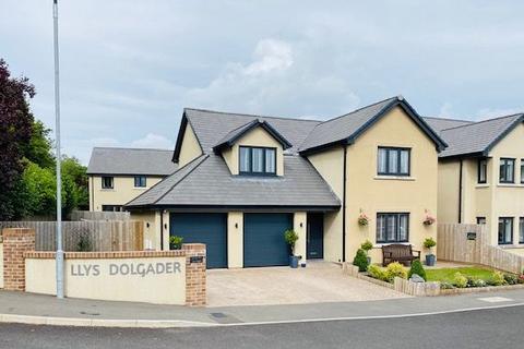 3 bedroom detached house for sale, Llys Dolgader, Ammanford, SA18 2FE