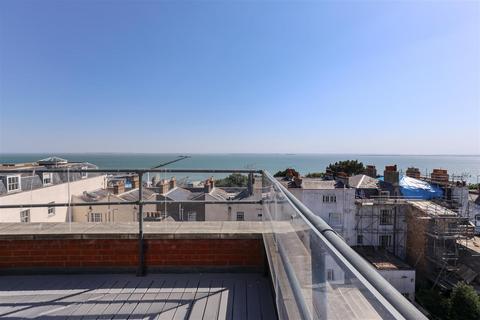 2 bedroom penthouse for sale, ROYAL MEWS, Southend-On-Sea