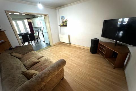 3 bedroom terraced house for sale, Hounslow, TW4