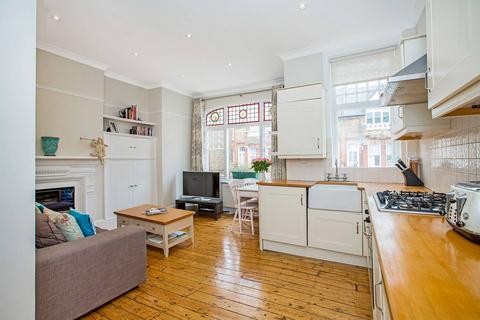 1 bedroom flat to rent, Marjorie Grove, Clapham Junction, London, SW11