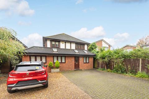 5 bedroom detached house to rent, Southborough Road, Bickley, Bromley, BR1