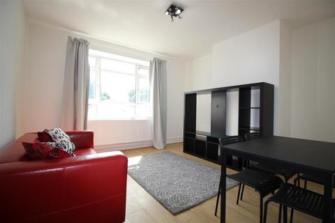 1 bedroom flat to rent, Grey House, London W12