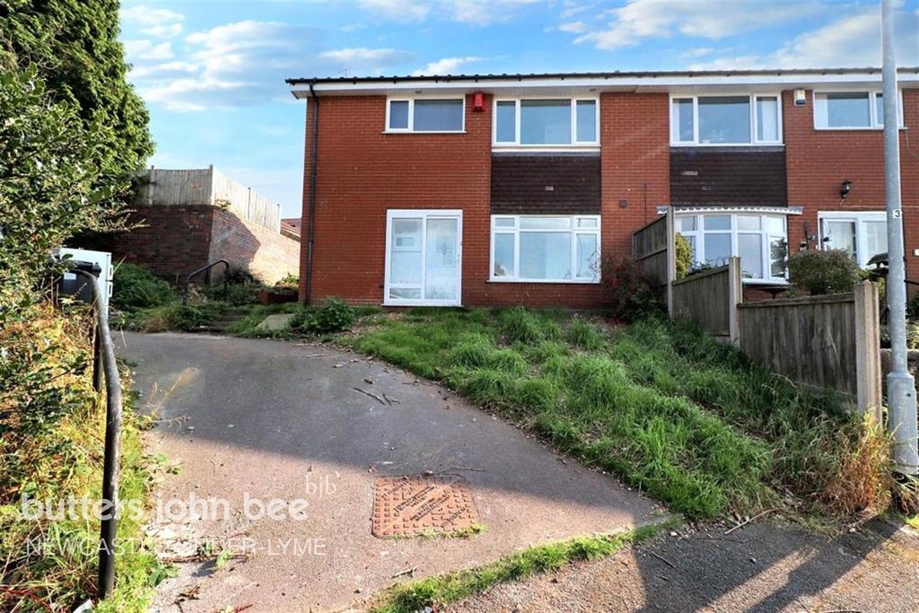 Pool Street, Newcastle Under Lyme 4 bed semidetached house to rent £
