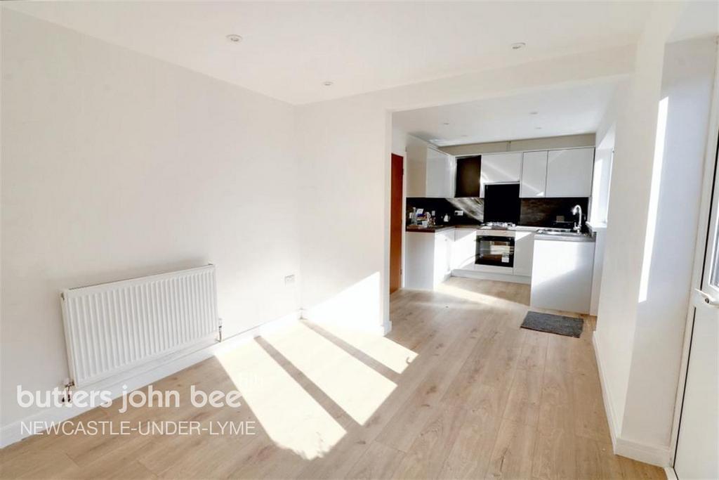 Pool Street, Newcastle Under Lyme 4 bed semidetached house to rent £
